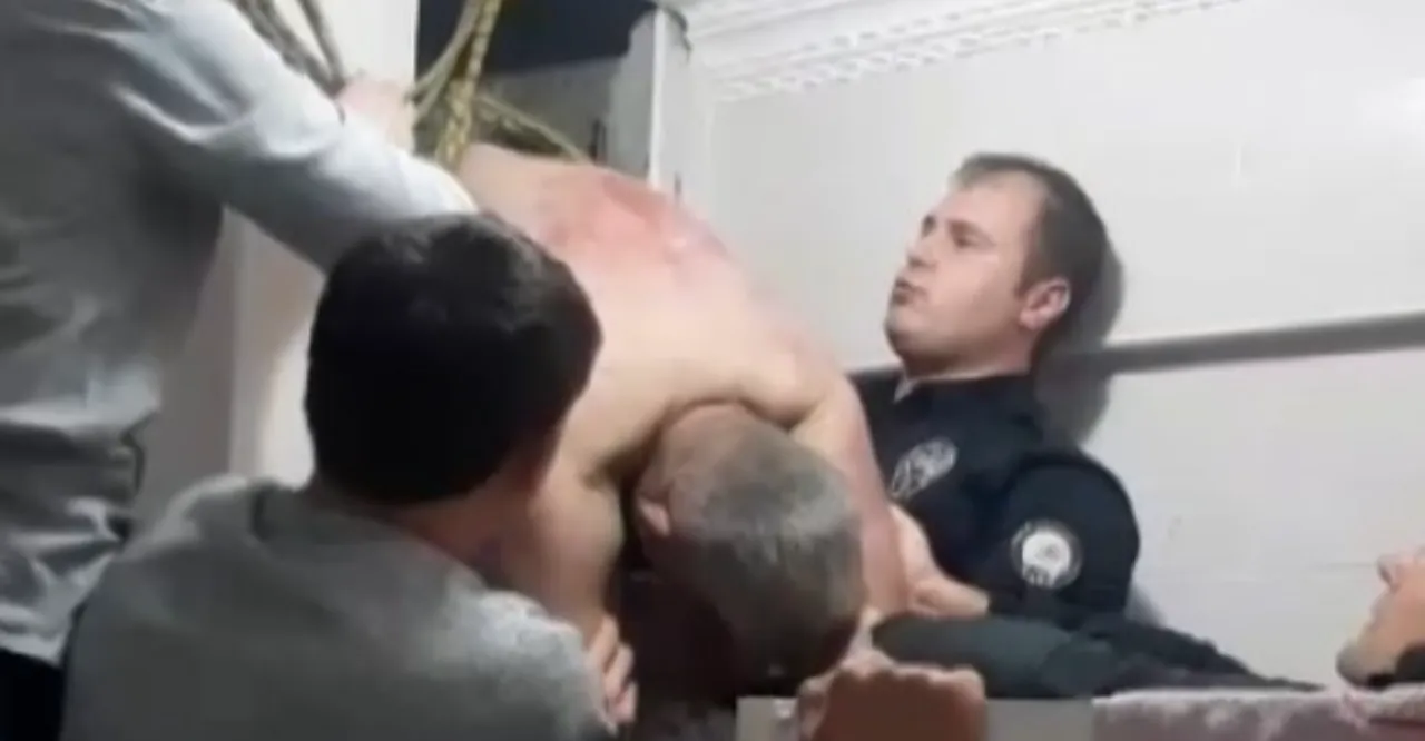 Yozgat'ta filmleri aratmayan olay! Havalandırma boşluğuna giren koca mahsur kaldı