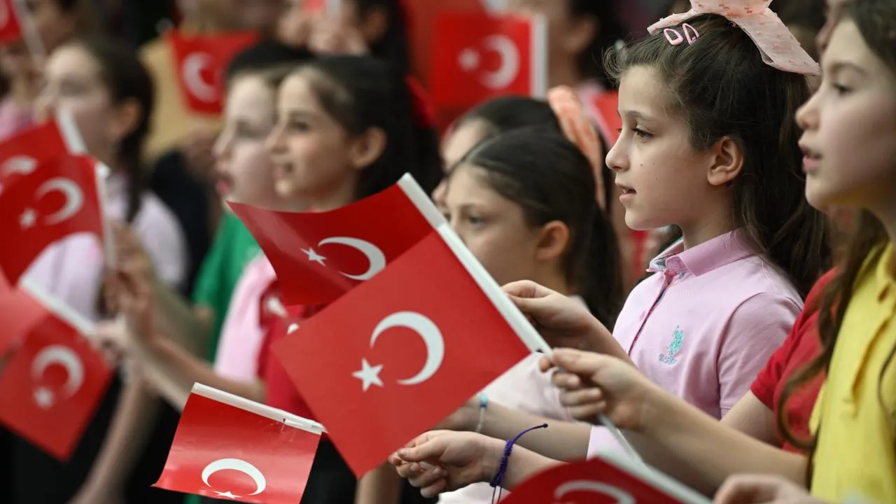 24 Nisan okullar tatil mi, 22 Nisan yarım gün mü olacak?