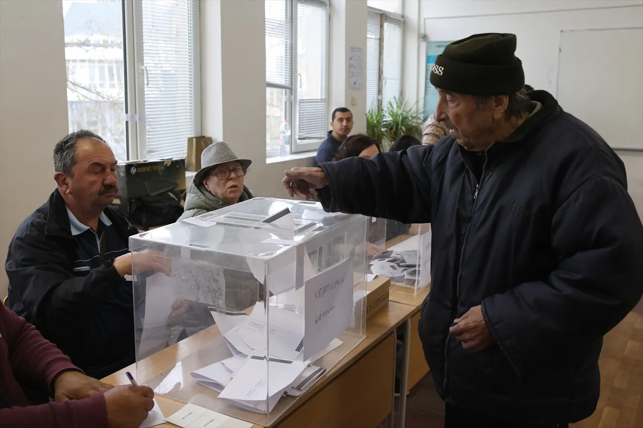 Bulgaristan seçim sonuçları 2026! İlerici Bulgaristan Koalisyonu kurucusu Rumen Radev kimdir?