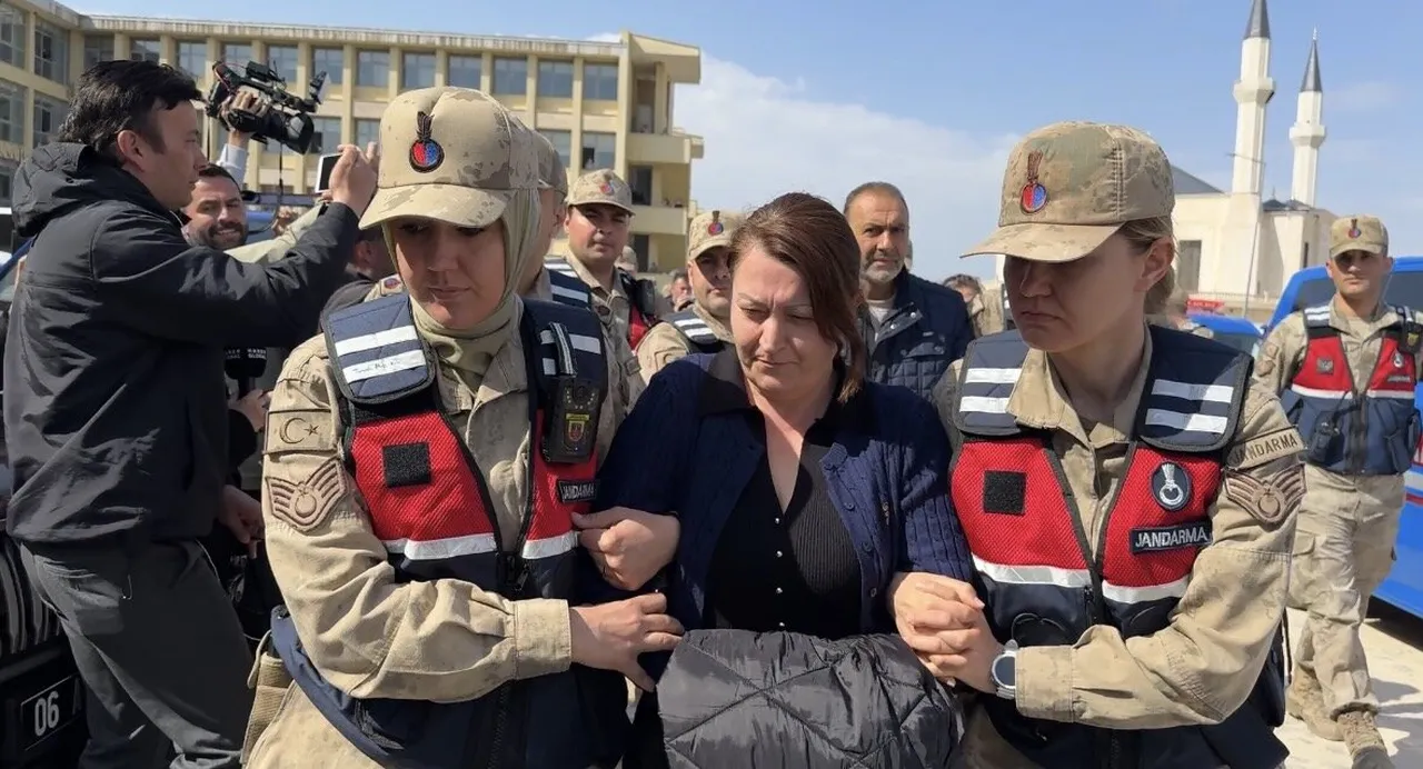 Eski Vali Tuncay Sonelin koruma polisi Şükrü Eroğlunun ifadesinde ihbar detayı! Vali cesede baktı ve ‘Gülistan değil’ dedi