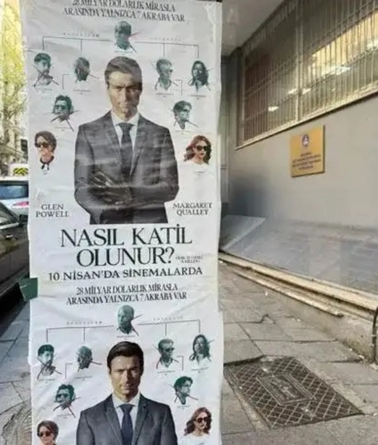 Okul önünde "Nasıl katil olunur" afişi! Tepki yağıyor