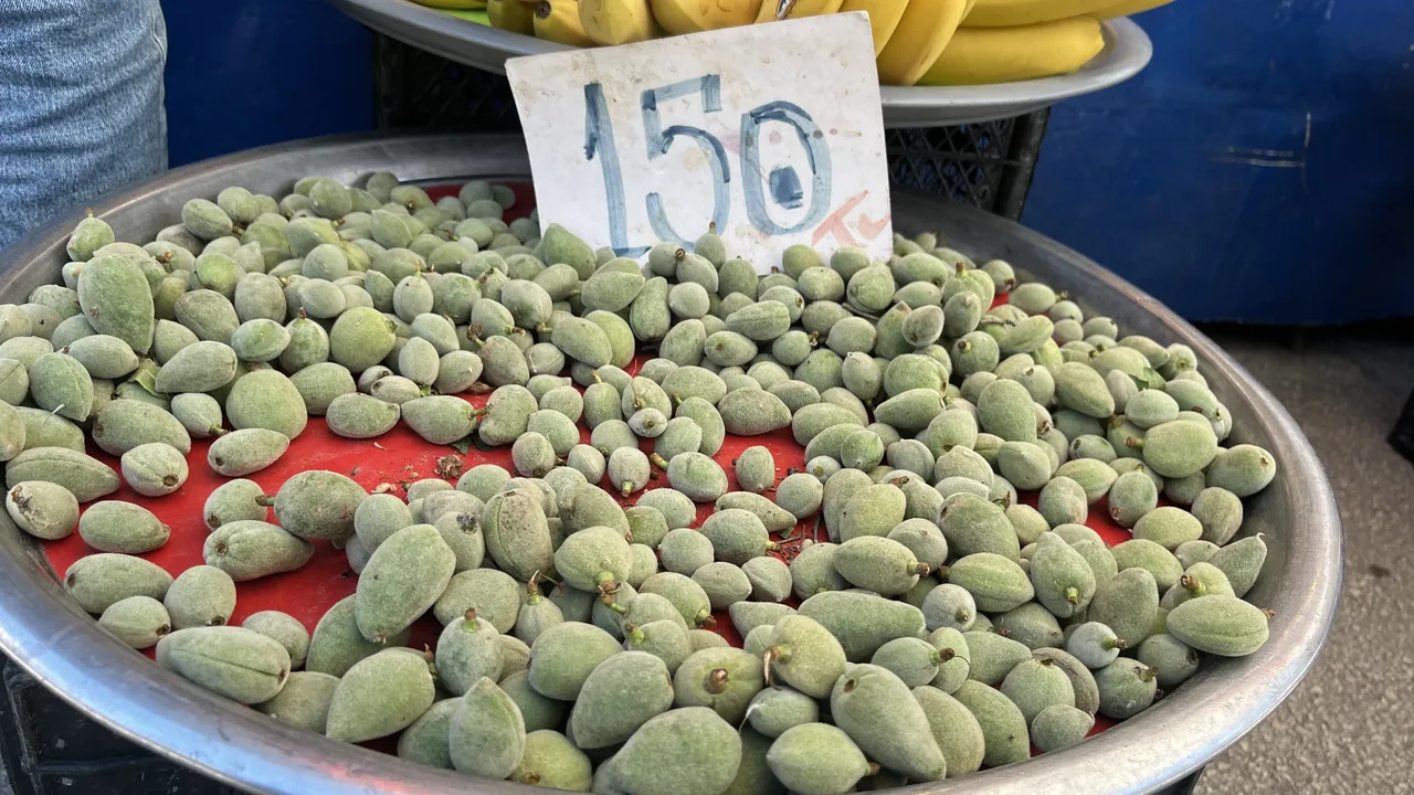 Yaz meyveleri tezgahlara çıktı! İşte fiyatlar