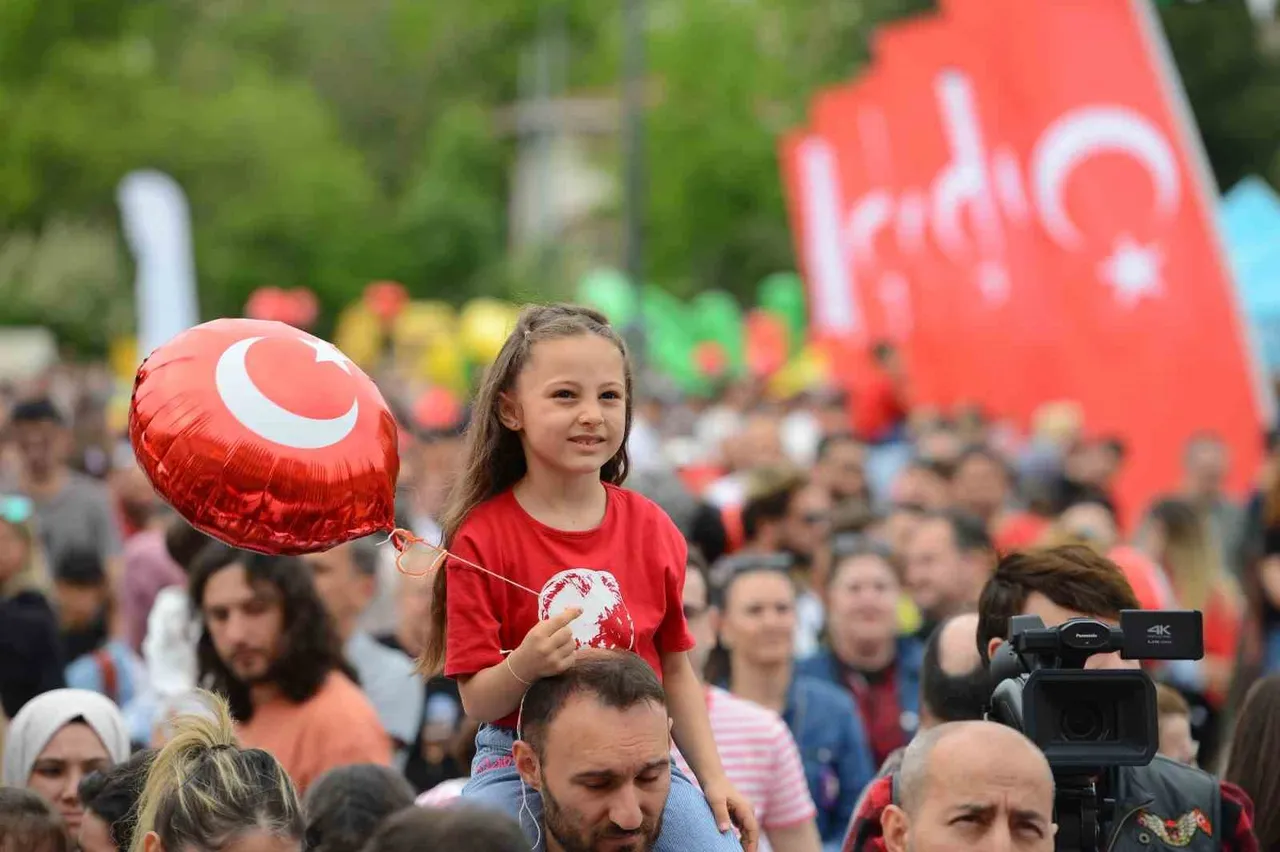 22 Nisan öğleden sonra tatil mi, yarım gün mü olacak, 24 Nisan tatil mi?