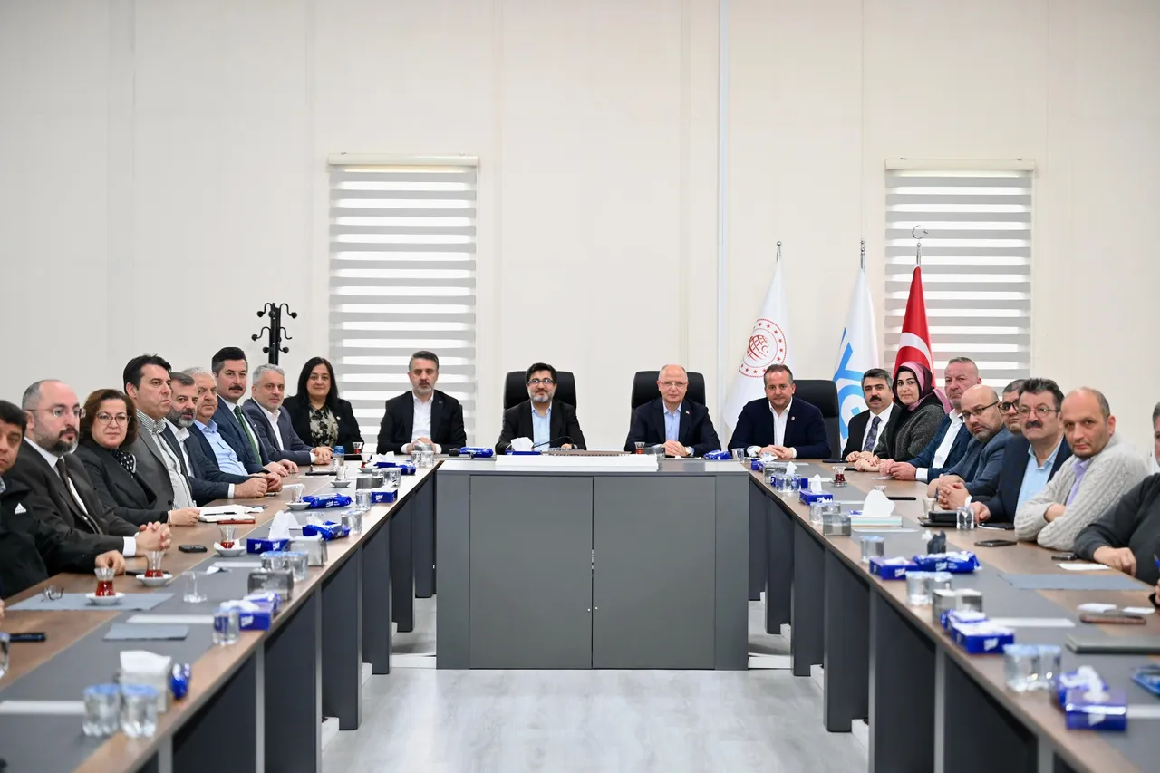 İki ili birbirine bağlayacak hızlı tren projesi! 5 saatlik yol 2 saat 15 dakikaya düşecek, Bursa- Ankara hattı için geri sayım başladı