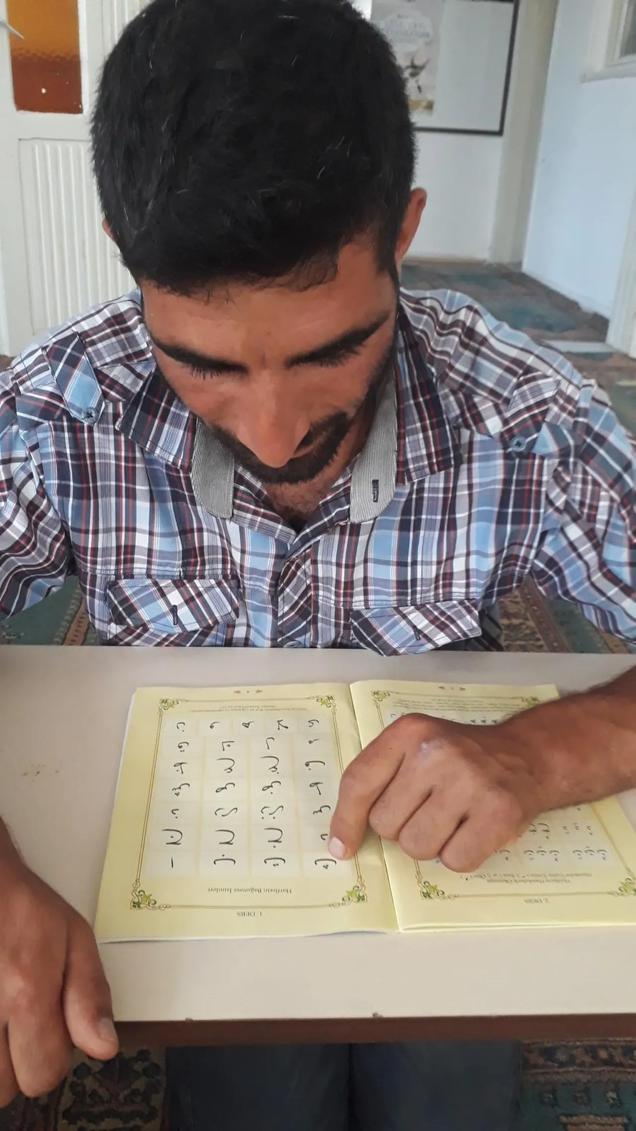 İmam ayakta zor durdu! Engelli gencin cenazesinde gözyaşları sel oldu