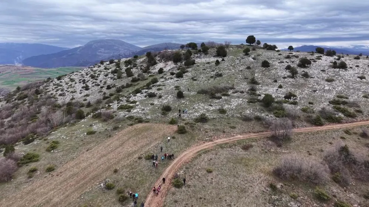 Karadeniz'de tek, 2 bin 100 yıllık! Define avcıları bir bir gelip talan etti, sadece temel taşları kaldı