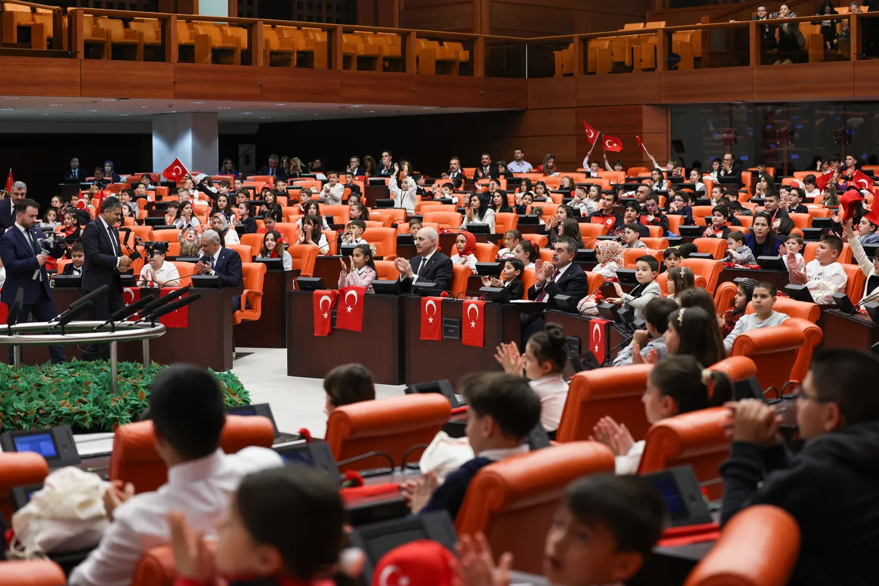 Meclis’ten okullar için özel komisyon