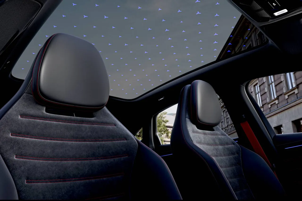 Tek şarjla İstanbul'dan Antalya'ya! Mercedes-Benz tamamen elektrikli C-Serisi'ni tanıttı