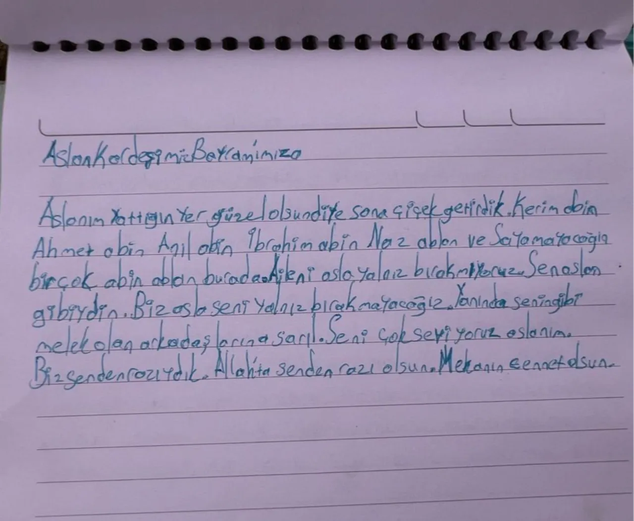 Saldırıda ölen öğrenciler için kabirde hüzünlü mesajlar: Melek olan arkadaşlarına sarıl!