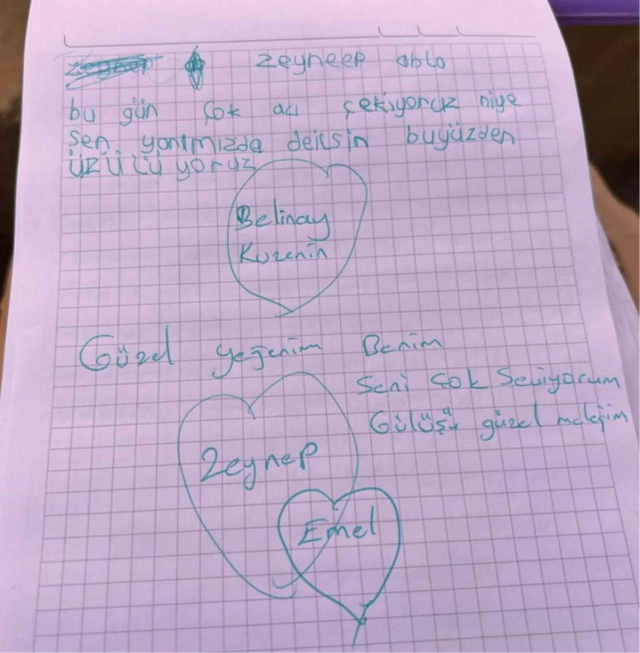 Saldırıda ölen öğrenciler için kabirde hüzünlü mesajlar: Melek olan arkadaşlarına sarıl!