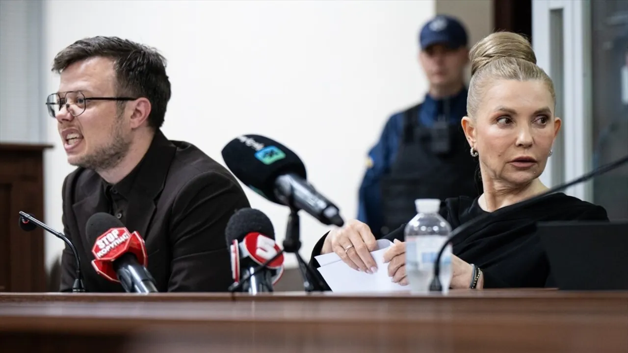 Ukrayna'nın eski Başbakanı Timoşenko rüşvet iddiasıyla hakim karşısına çıktı