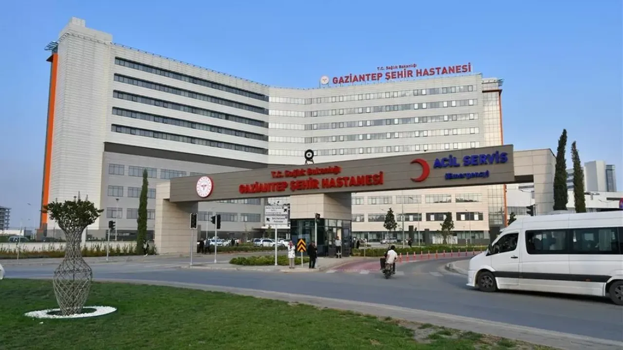 23 Nisanda hastaneler, sağlık ocakları, eczaneler açık mı?