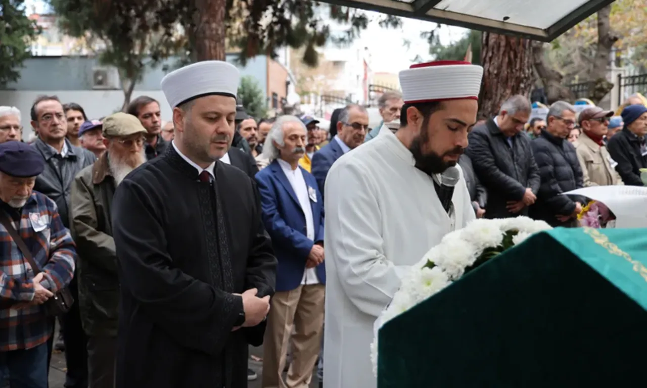 47 yıllık eşini kaybeden Canan Karatay’dan üzen itiraf: Stresten dişlerim döküldü