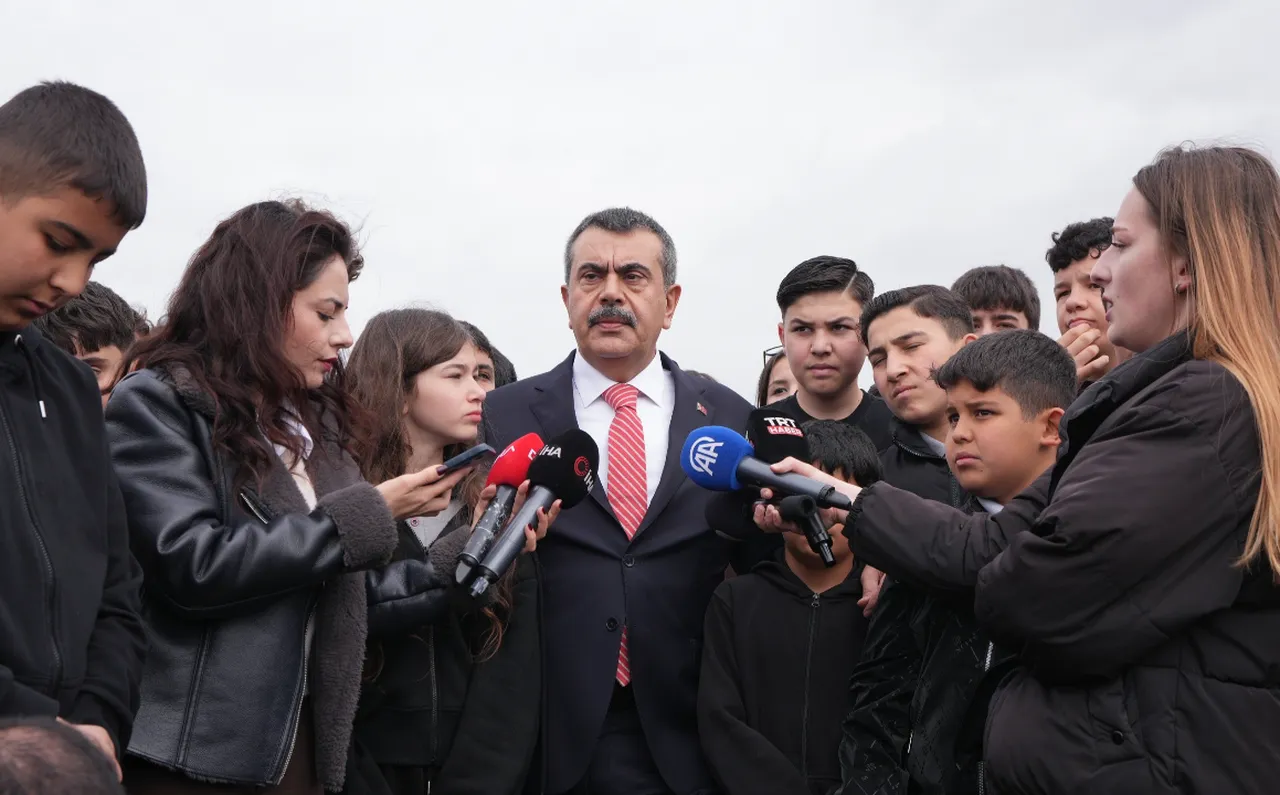 Bakan Tekin'den 'okullarda güvenlik' açıklaması