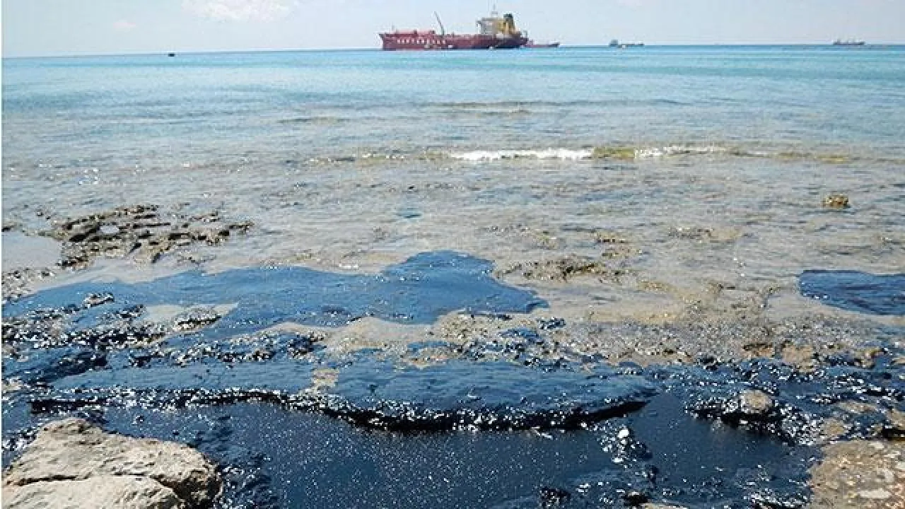 Görsel ''petrol sızıntısı'' temsilidir.