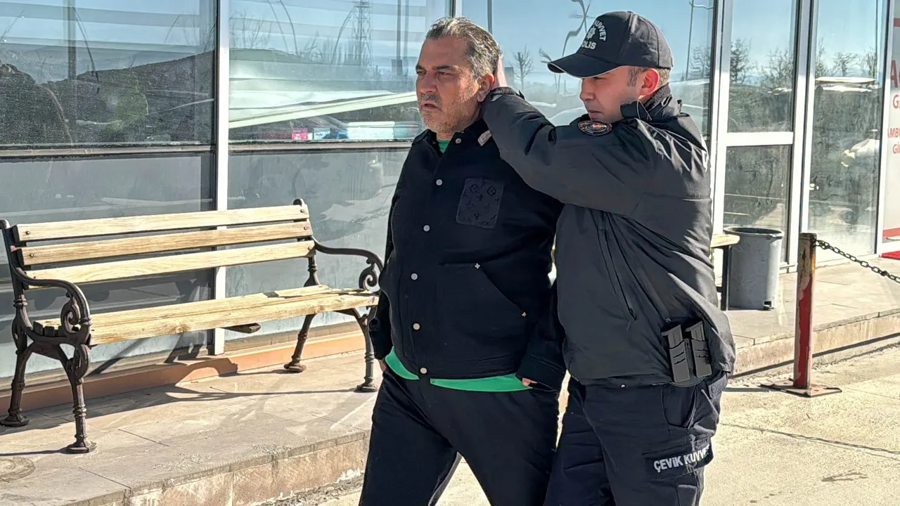 Eşme Belediyesi Başkanı Yılmaz Tozan görevden uzaklaştırıldı