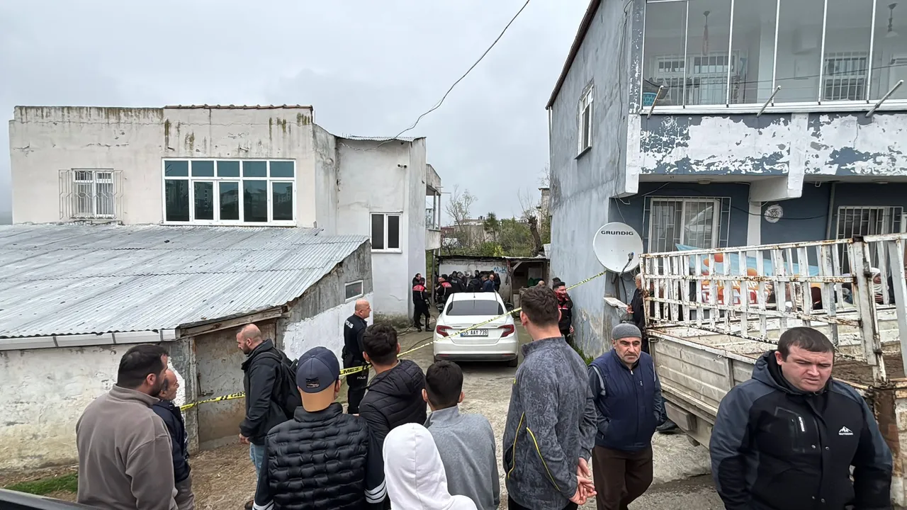 Eve giren kişi hayatının şokunu yaşadı! Annesini öldürüp intihar etti