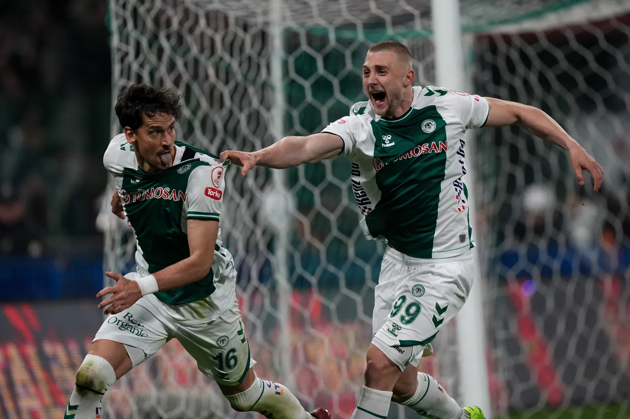 Konyasporlu Marko Jevtovic, attığı golü böyle kutladı.