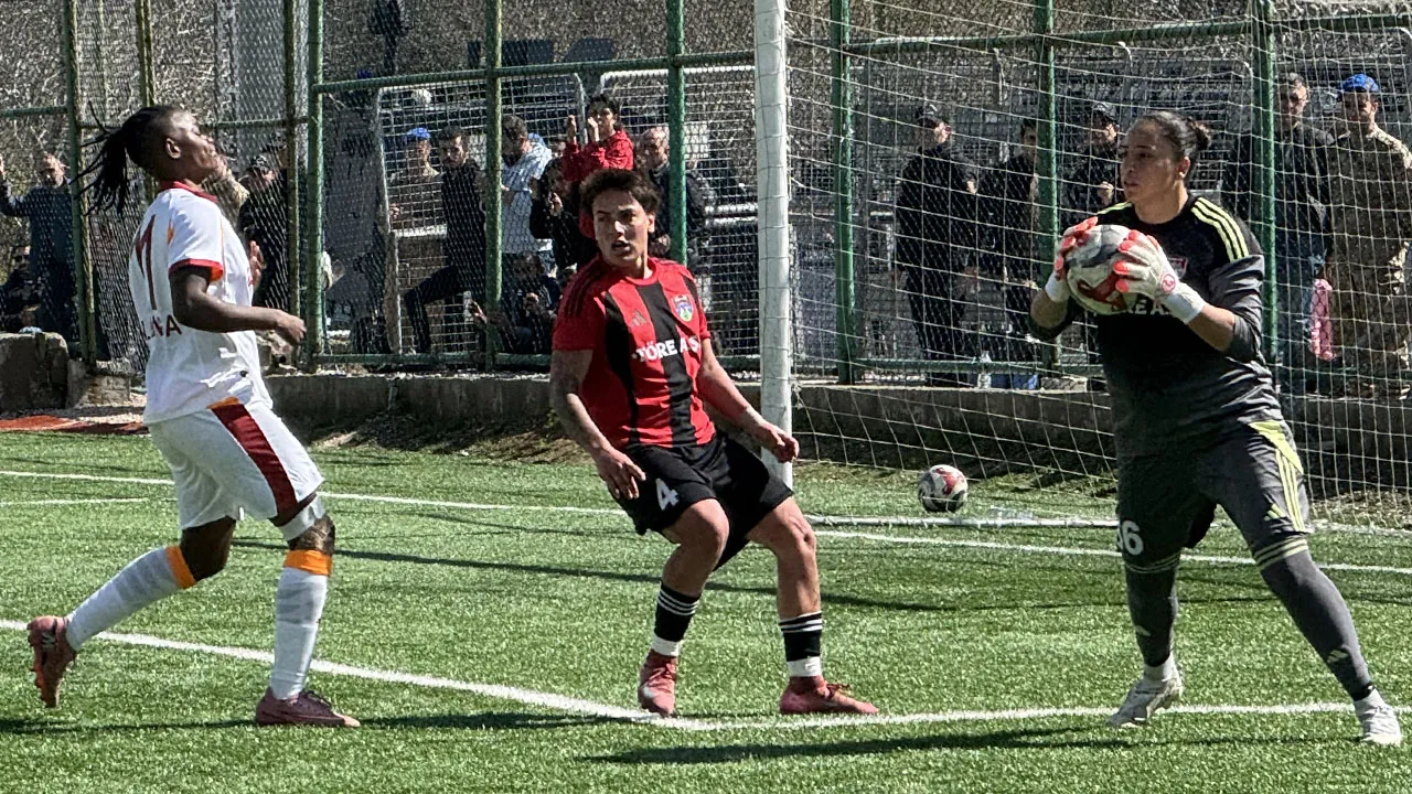 Galatasaray erteleme maçında mağlup