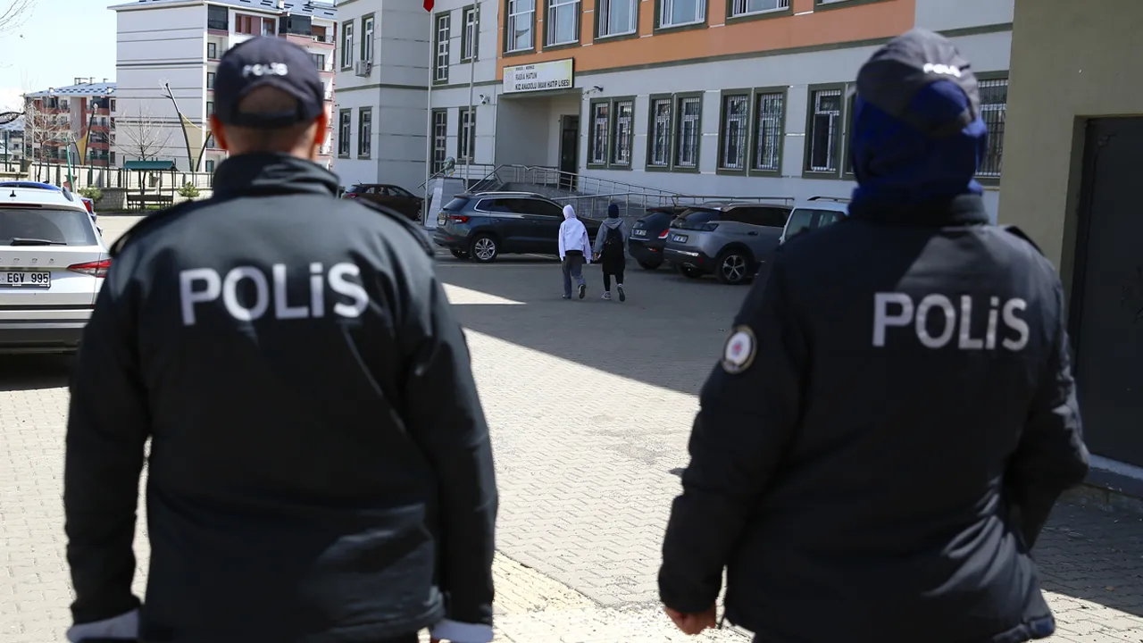 81 ile genelge gidecek! İçişleri Bakanlığı'ndan, okul saldırıları sonrası yeni tedbirler