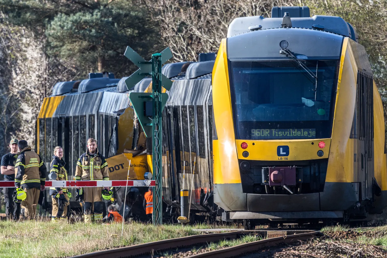 Danimarkada korkunç kaza! İki tren kafa kafaya çarpıştı, çok sayıda yaralı var