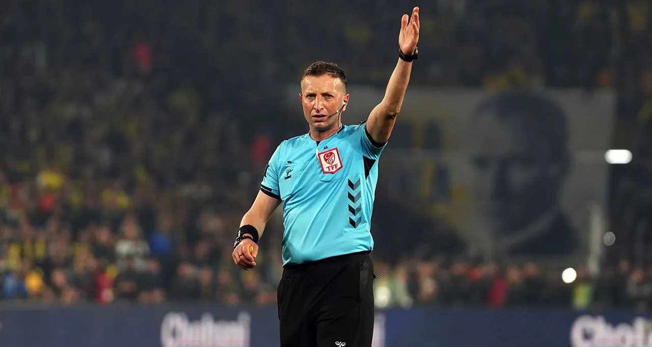 Yasin Kol, sezonun ilk yarısında oynanan ve 1-1 sonuçlanan Fenerbhaçe-Galatasaray derbisini de yönetmişti.