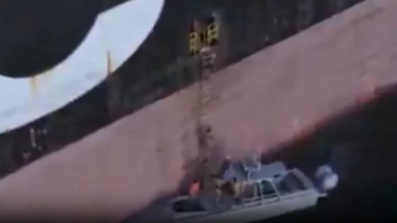 İran'dan dikkat çeken hamle! Hürmüz'de el koyulan gemilerin operasyon görüntüleri paylaşıldı