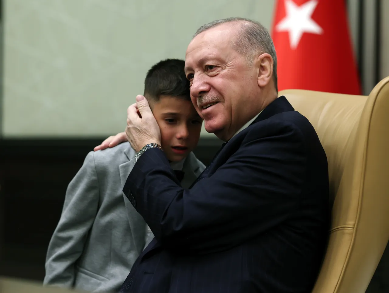 Külliye’de duygu dolu 23 Nisan! Hem ağladı, hem Cumhurbaşkanı’nı ağlattı