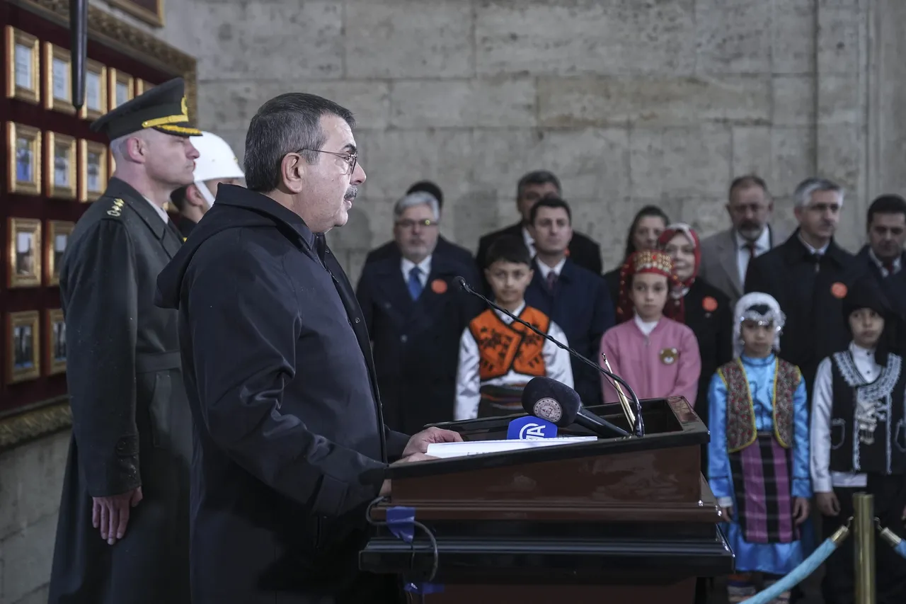 Milli Eğitim Bakanı Yusuf Tekin, 23 Nisan'da Anıtkabir'i ziyaret etti