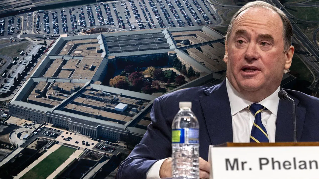 Pentagon'da istifa depremi! Donanma Sekreteri John Phelan, görevinden ayrıldı 