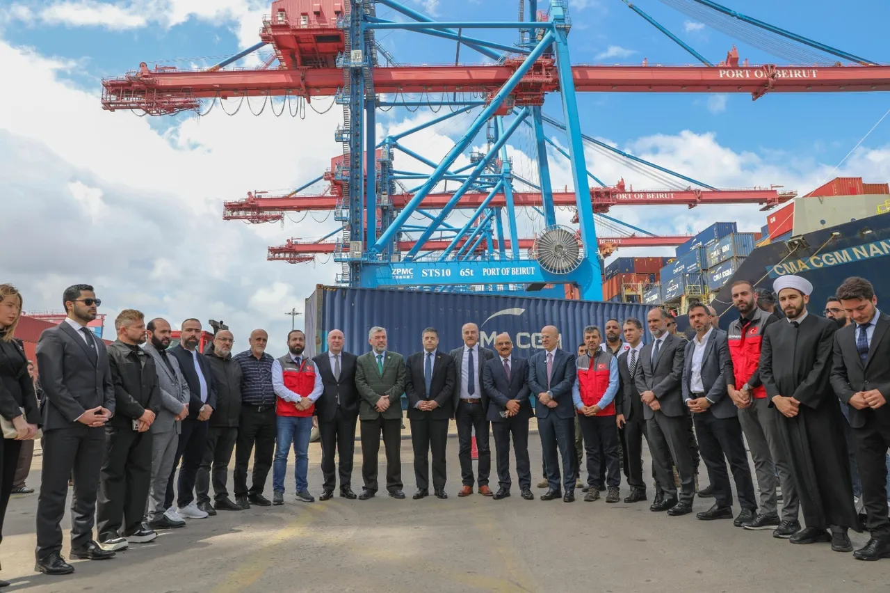 Sadakataşı öncülüğünde Lübnan’a 38 konteyner insani yardım malzemesi ulaştırıldı