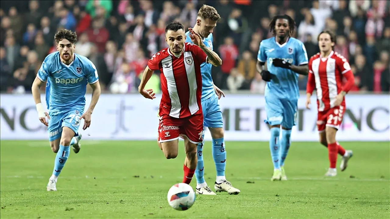 Samsunspor - Trabzonspor canlı yayın hangi kanalda, nerede izlenir? Muhtemel ilk 11 maç kadrosu!