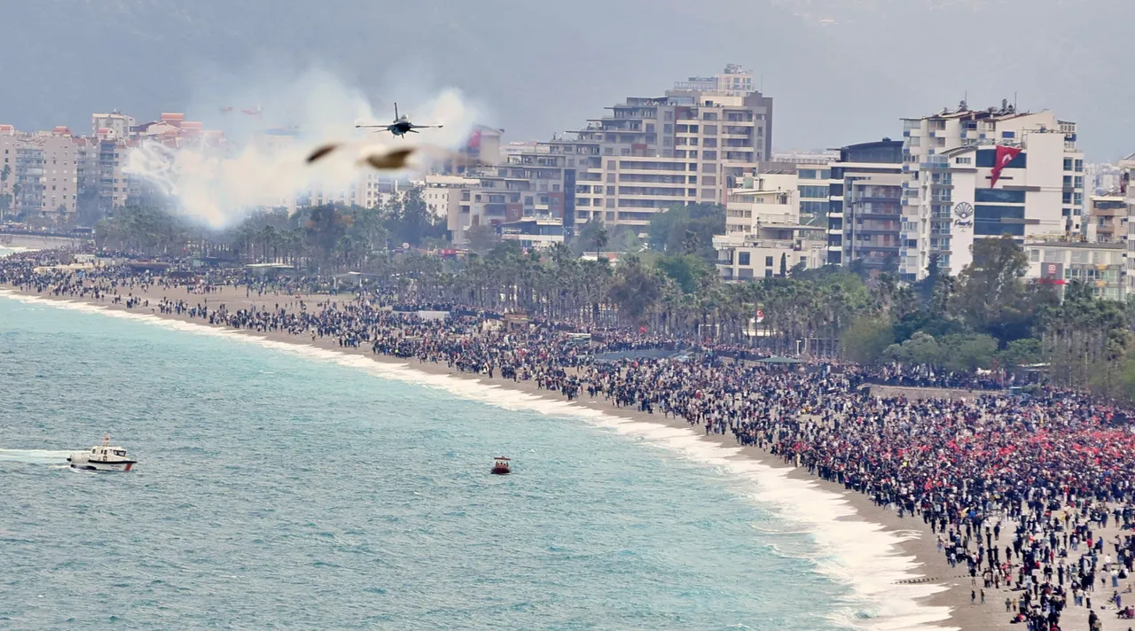 SOLOTÜRK Antalya semalarında!