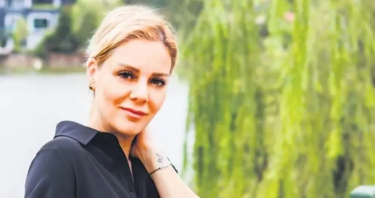 Kayahan'ın kızı Beste Açar