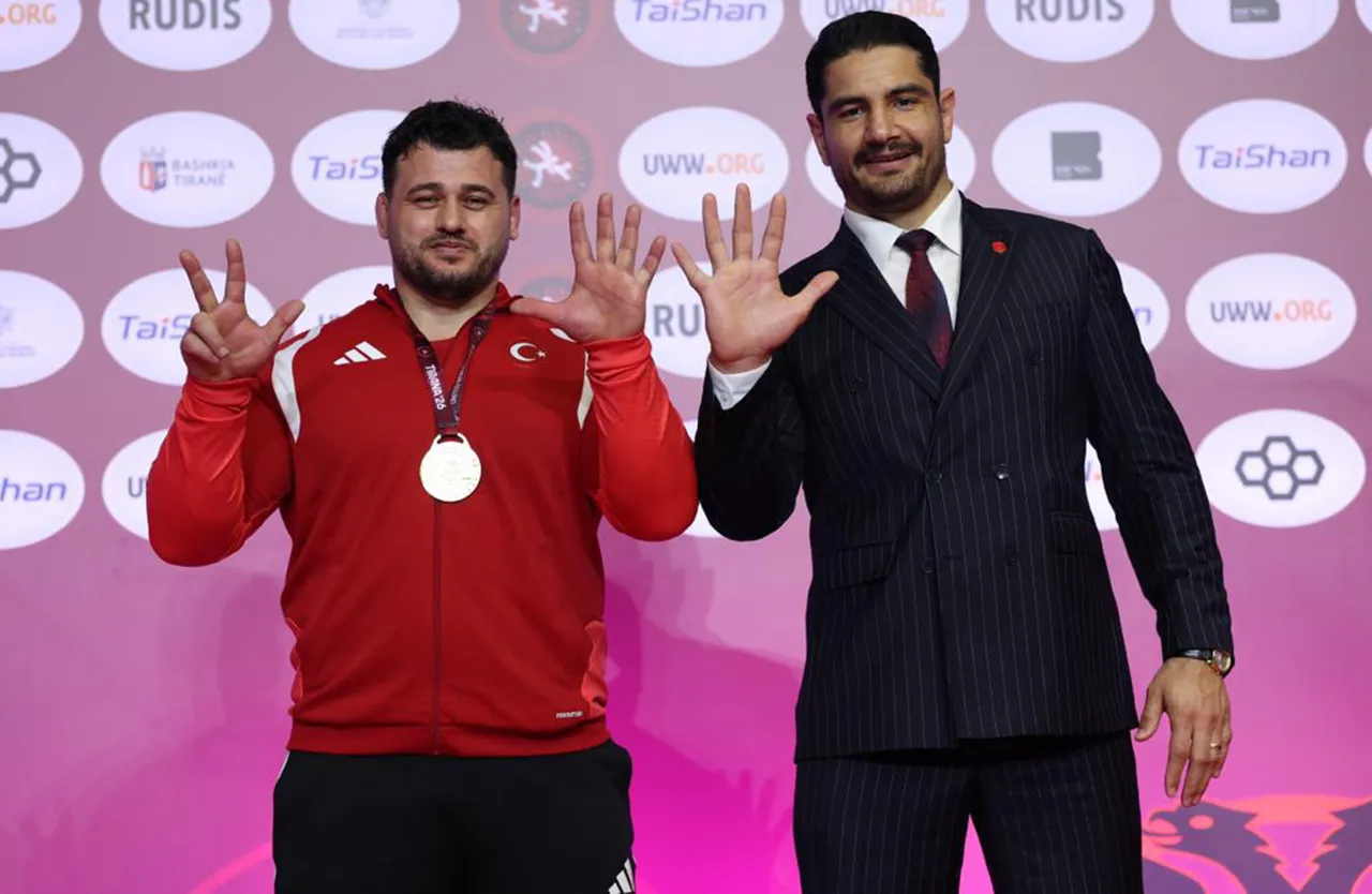Rıza Kayaalp - Türkiye Güreş Federasyonu Başkanı Taha Akgül