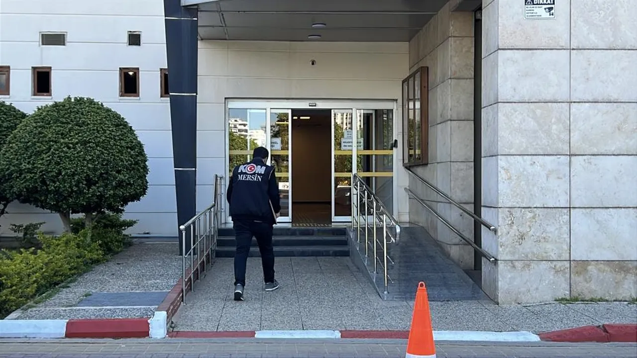 CHP'li belediyede işe gitmeyen personele 23 maaş ödenmiş!