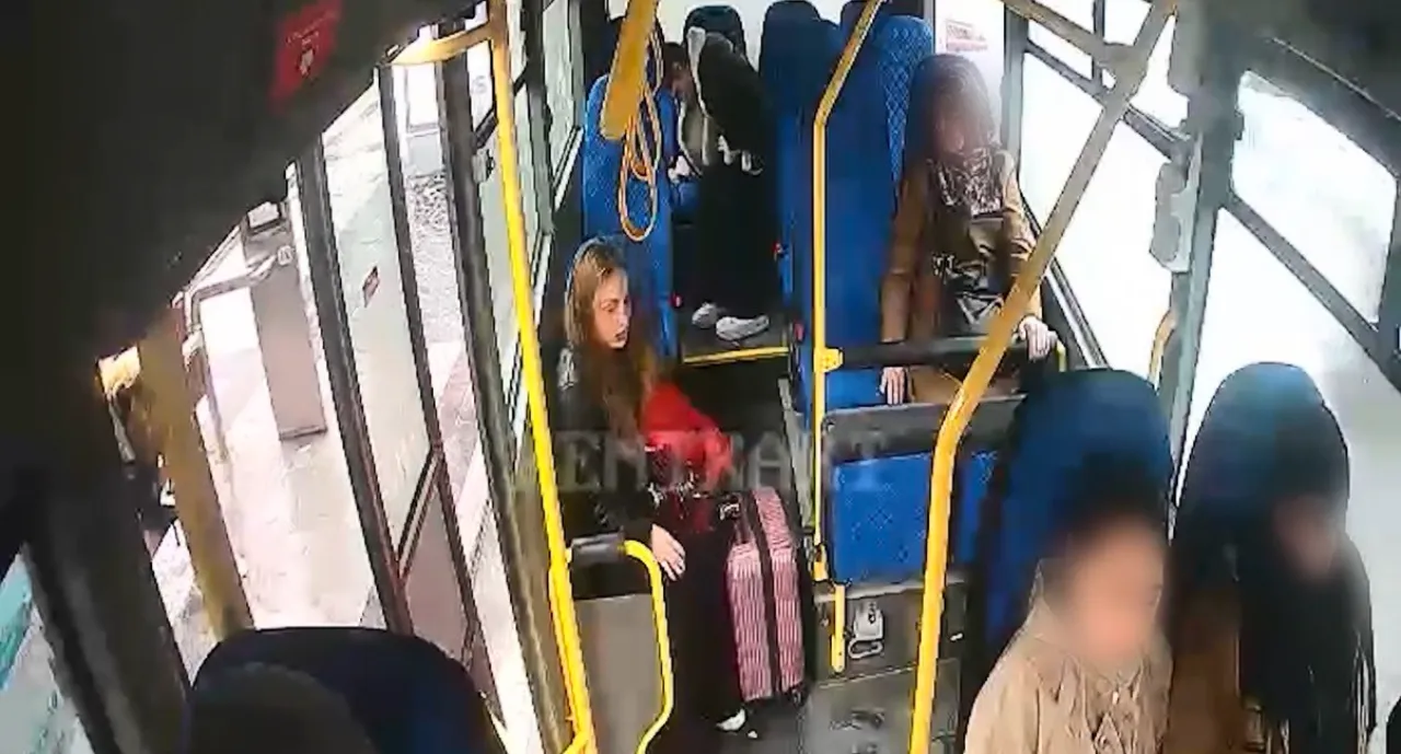 Düzce'de otobüs şöföründen duyarlı davranış! Bayılan öğrenciyi hastaneye yetiştirdi