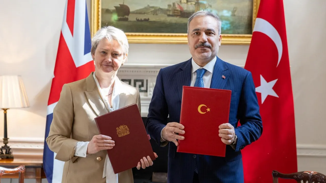 İngiliz Bakan Cooper’dan çarpıcı Ankara vurgusu: Türkiye vazgeçilmez bir partner