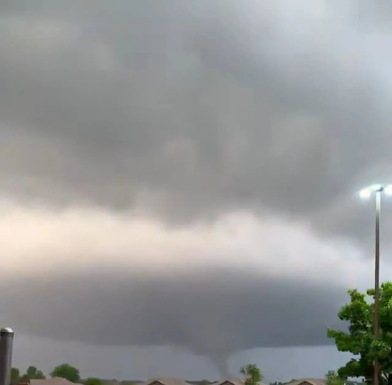 Oklahomayı hortum vurdu! Alarm verildi, yetkililer bölgede