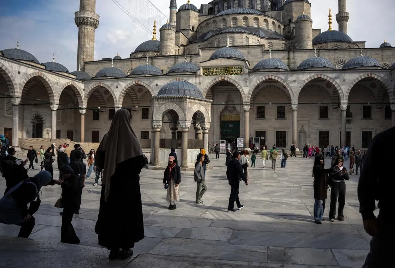 Restorasyon tamamlandı! Sultanahmet Camii doldu taştı