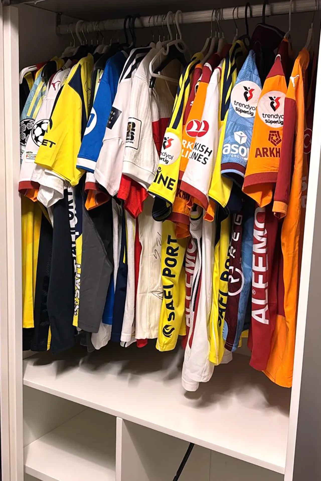 Şüphelilerin adreslerinde yapılan aramalarda ele geçirilen formalar