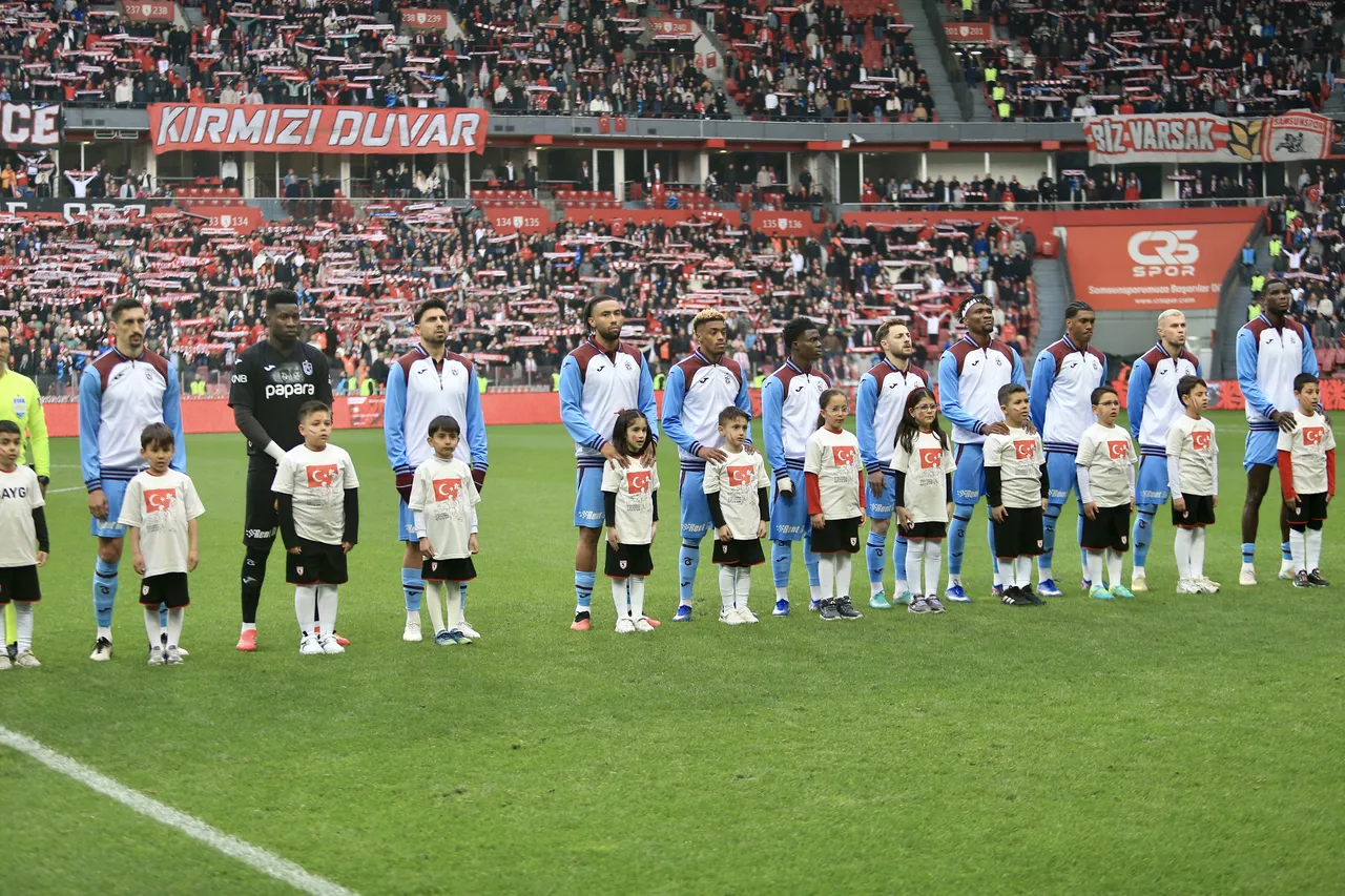 Trabzonspor'un, Samsunspor karşısında mücadele eden ilk 11'i.