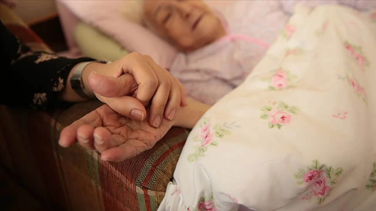 Yaşlıya ömürlük bakım garantisi! Uzun süreli bakım sigortası hayata geçiriliyor