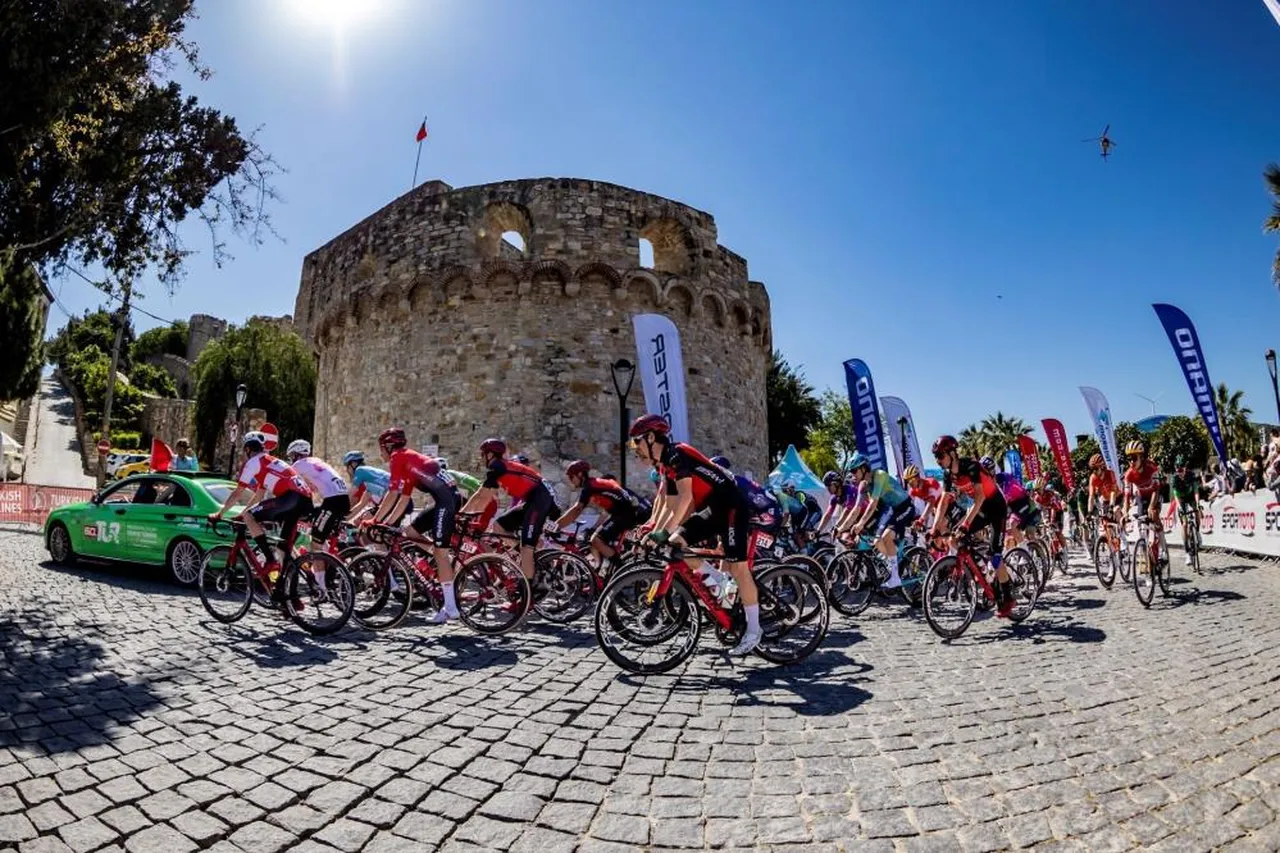 26 Nisan-3 Mayıs tarihleri arasında gerçekleştirilecek TUR 2026 kapsamında, 8 gün ve 8 etap boyunca toplam bin 133,5 kilometrelik parkur geçilecek.