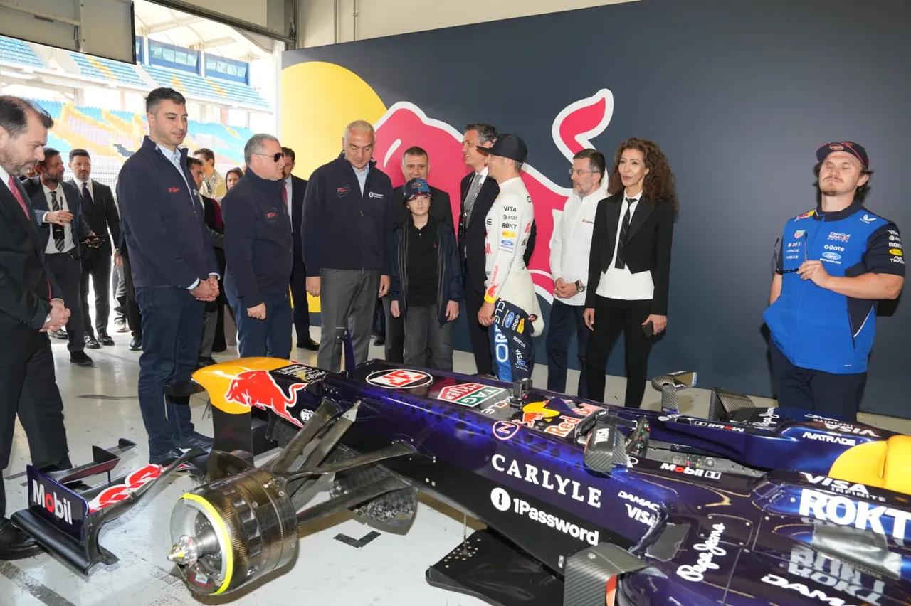 Bakan Ersoydan Formula 1 açıklaması: İstanbul kazanacak
