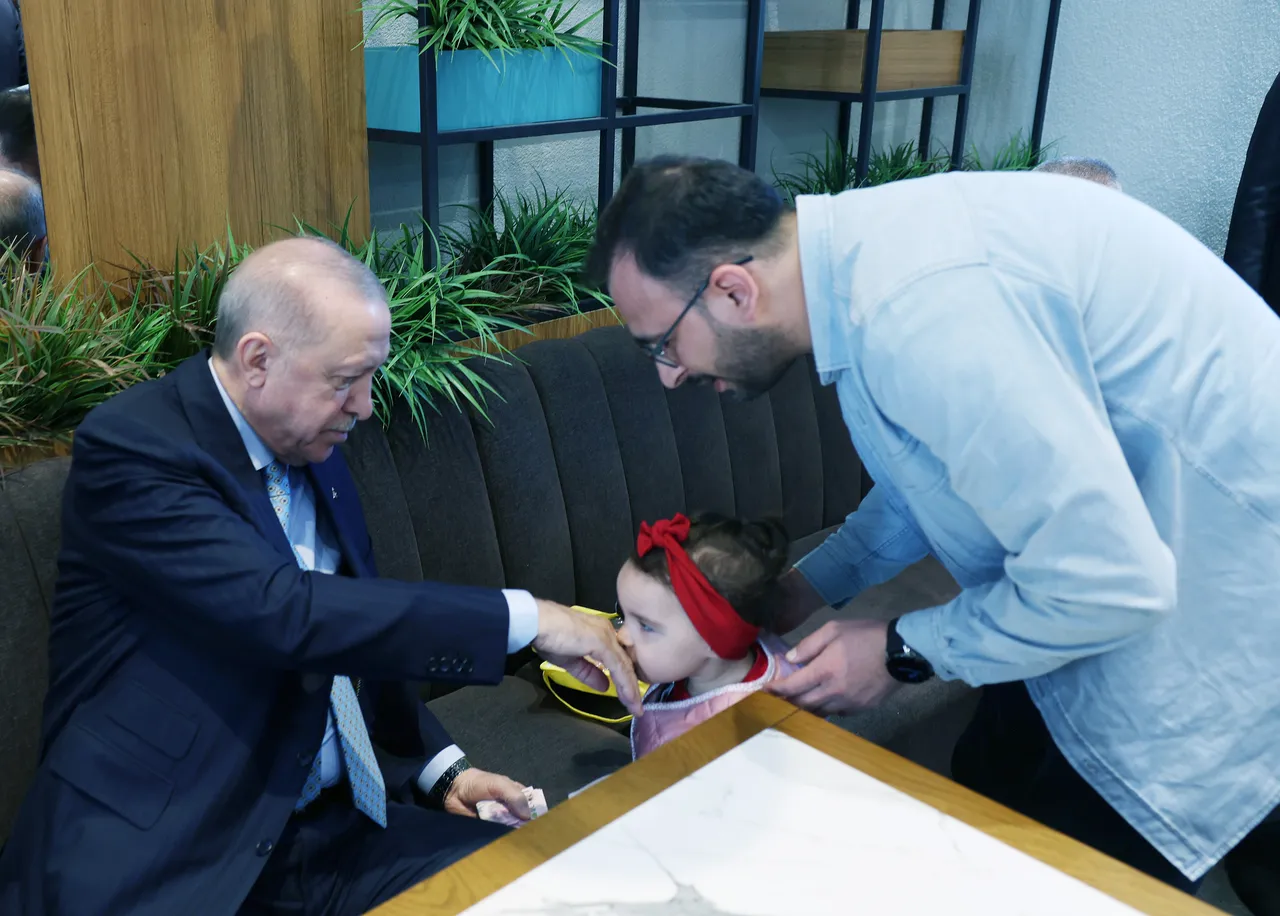 Beyoğlu’nda sürpriz görüntüler! Erdoğan vatandaşlarla buluştu