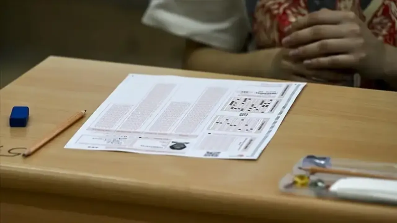 Bursluluk sınavı giriş belgesi siyah-beyaz olur mu, renkli olmak zorunda mı?