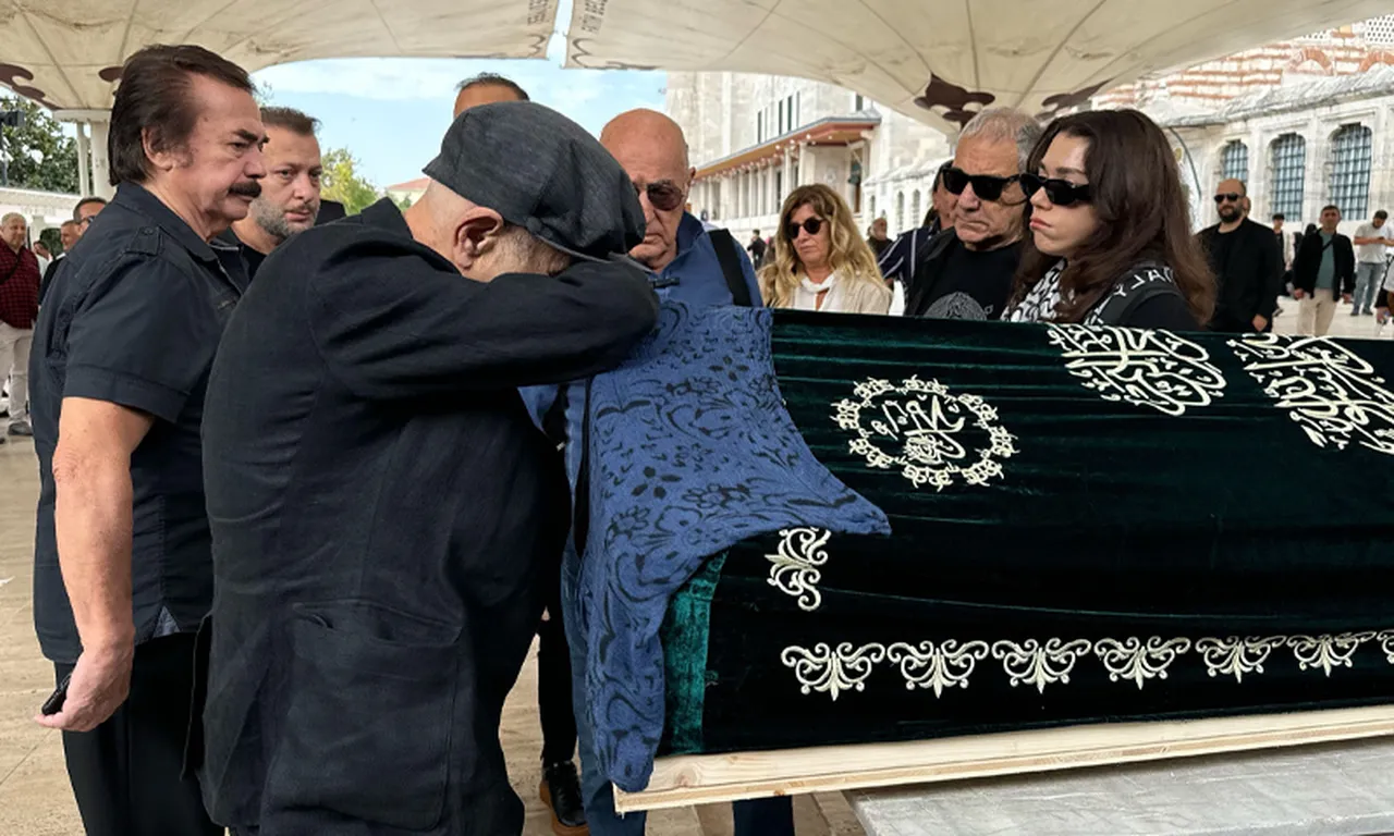 Evlat acısıyla sessizliğe bürünmüştü… Mazhar Alanson’un son hali üzdü