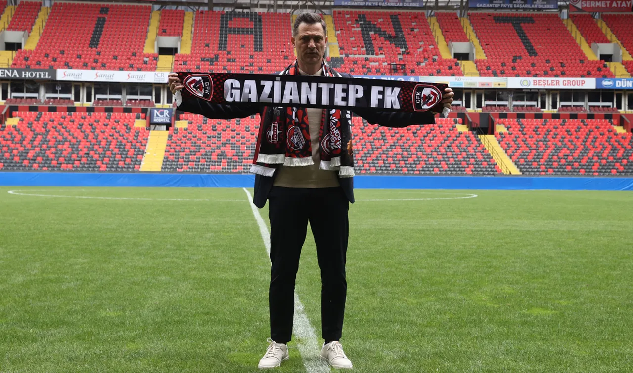 Gaziantep FK, Mirel Radoi ile 1,5 yıllık sözleşme imzalamıştı.