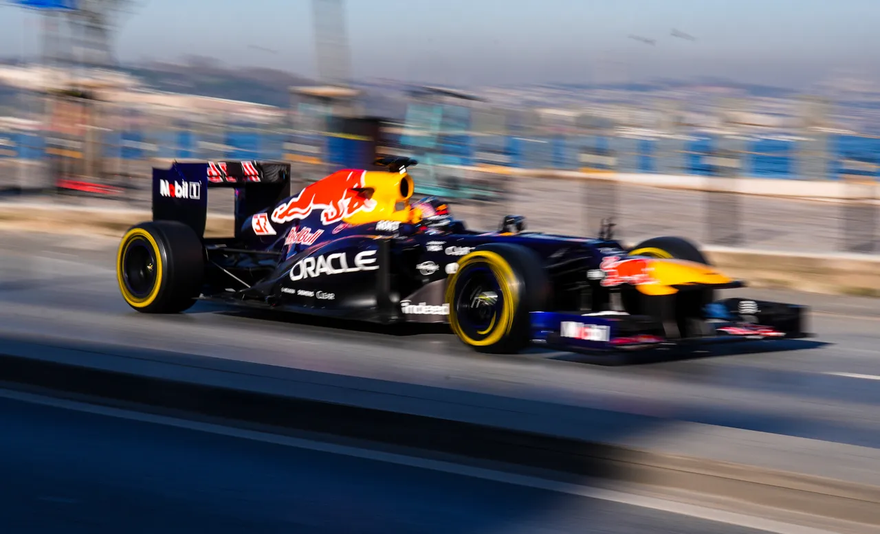 Formula 1 İstanbul sahillerinde rüzgar estirdi! Görenler bir daha dönüp baktı